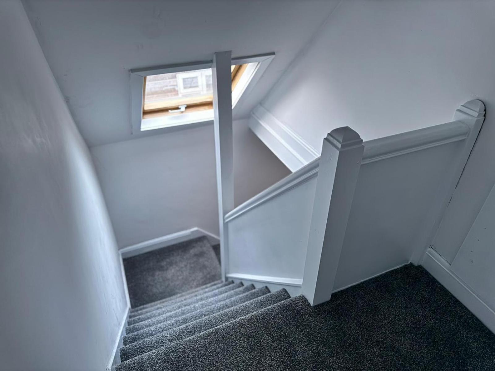 Shm Stays Solihull Hs2 Nec Airport Nr M6 M40 M42 Great For Long & Short Stays 15 Min Walk To Train Station 5 Min Drive To Town Centre Outside Bus Stops & Supermarket Free Parking Exterior photo